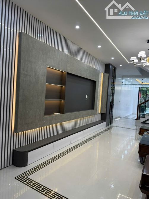 Bán nhà 4 tầng ô tô vào nhà phố Khúc Thừa Dụ - 2