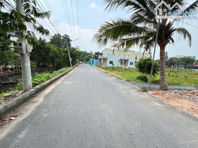 CHÚ 7 BÁN GẤP LÔ GỐC SÁT MÉ SÔNG TRỊ BỆNH,(6,2X20,5) 4TỶ395 - 2