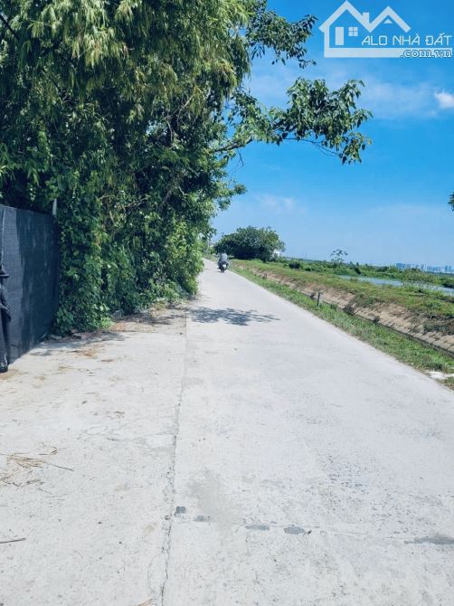 Cho thuê 500m2 gần cầu thạch bích - 2