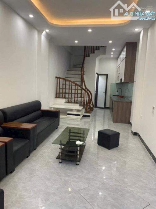 Cần bán gấp nhà 4 tầng 37m2 - Hậu Ái, do gia đình sang nước ngoài. Chỉ 5.x tỷ (x tiểu học) - 2