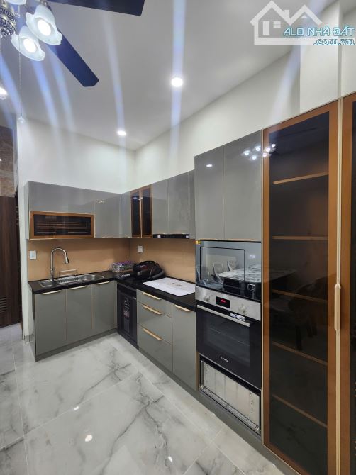 Siêu Phẩm Mặt Tiền, P.Tân Định, Q1, DT 4,1mx15m, 3 Tầng, Giá 18 Tỷ TL - 2