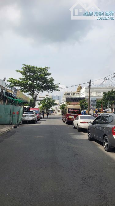 Nhà MT Khu Bình Phú - 4 x 18M - 14 Tỷ - Ngay Lý Chiêu Hoàng - 2