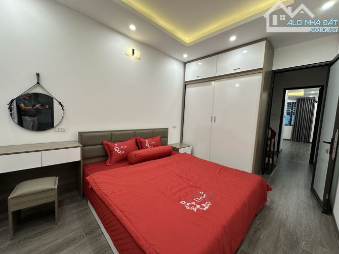 BÁN NHÀ PHÂN LÔ, Ô TÔ, PHỐ PHƯƠNG MAI 50m2 x 4 Tầng Mt4m giá 10 tỷ - 2