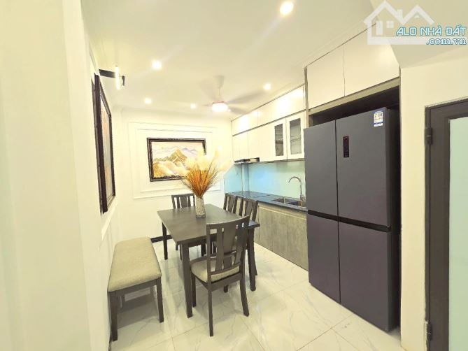 Bán nhà Kim Đồng , 38m 5t, nhà đẹp ở ngay, phân lô dân chí cao, ở sướng, oto đỗ cửa - 2