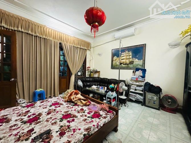 BÁN NHÀ NGUYỄN NGỌC VŨ - NHÀ ĐẸP - CỰC GẦN PHỐ - Ô TÔ - 20M RA Ô TÔ TRÁNH - 41M2, 4 TẦNG - 2