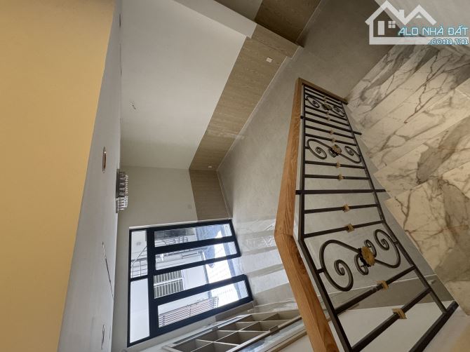 BÁN CHDV GÒ VẤP. 3 TẦNG 84M2. THU NHẬP 25TR/TH. HXH TRƯỚC NHÀ. NHỈNH 6TỶ TL - 2