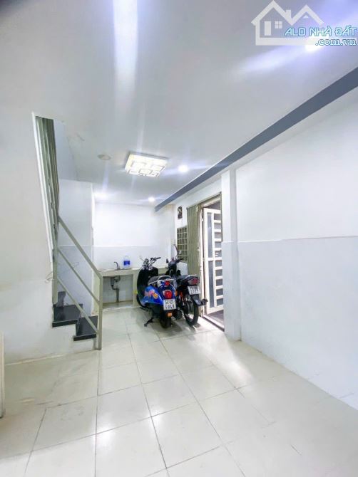 BÁN NHÀ HẺM TO QUẬN 10, NGUYỄN CHÍ THANH, RẺ KHÓ KIẾM - 2