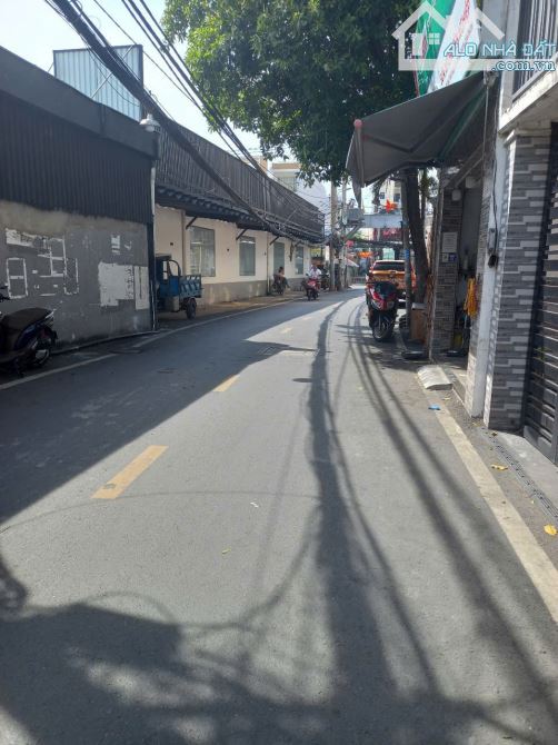 BÁN NHÀ HẼM KINH DOANH,NGUYỄN VĂN QUỲ,PHÚ THUẬN QUẬN 7,4 TẦNG,120M2,5PN-GIÁ 8.5 TỶ - 2
