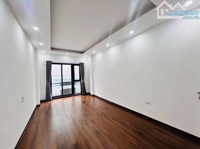 BÁN NHÀ LÁNG HẠ ĐỐNG ĐA 32m 5Tầng Mt 3.7m GIÁ 7.7 TỶ LÔ GÓC NGÕ THÔNG KINH DOANH. - 2