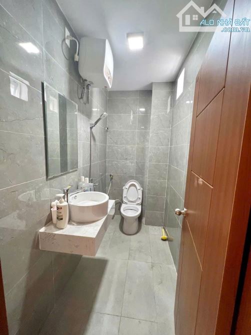 BÁN GẤP. Khách sạn. Nhà nghỉ .5  tầng đường 7m5. Sát trần nhân tông. .sơn trà TP ĐÀ NẴNG - 2