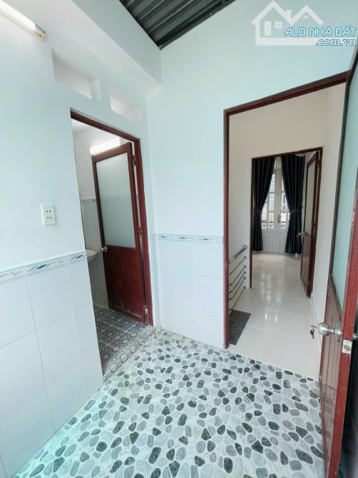 Căn nhà 2 lầu mới vào ở ngay gần nguyễn ảnh thủ Quận 12 - 2