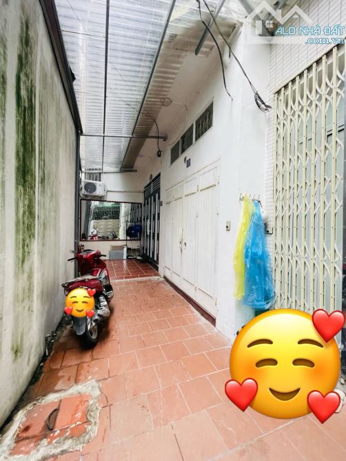 Bán gấp nhà riêng Hàng Bột 30m 4 tầng dân xây KCBT, sổ nở hậu, ngõ nông rộng, chỉ 5.5 tỷ - 2
