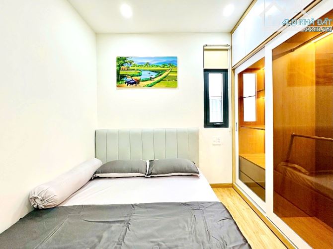 Nhà đẹp 3 phòng ngủ 2 mặt hẻm Cách Mạng Tháng 8, Tân Bình – Giá chỉ 5.38 tỷ - 2