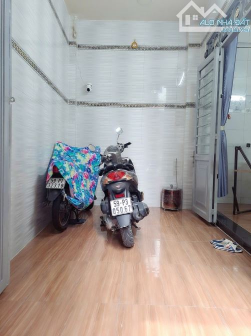 Bán nhà Phú Thọ Hoà giáp Luỹ Bán Bích 43m2 4.3x11 2T gần chợ, trường học, giá 5 tỷ xx - 2