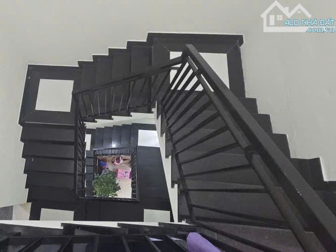 Bán nhà kiệt ô tô 3 tầng đường Lê Tấn Trung - Sơn Trà - Giá 5,75 tỷ - 2