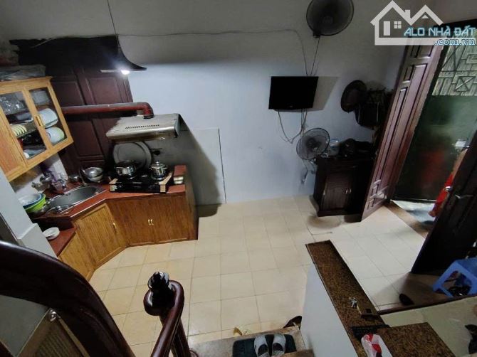 Nguyễn Lương Bằng - Ngõ ba gác quay xe - Gần ô tô - Lô góc 2 thoáng - Nhà dân xây chắc chắ - 2