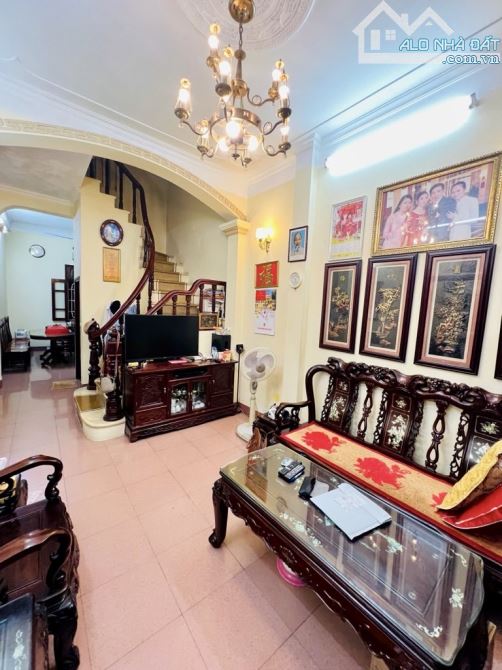 Khu vực đông dân cư, Trường học các cấp, các trường đại học quốc gia, Đại học, các T - 2