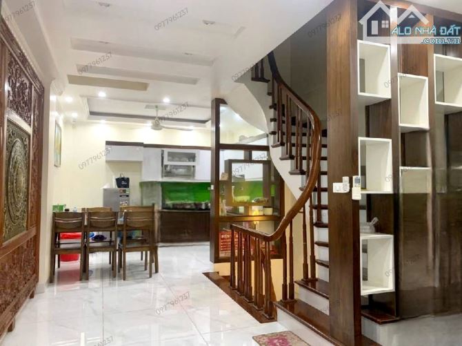 BÁN NHÀ NGUYỄN KHANG 38m2 × 5T. NGÕ Ô TÔ TRÁNH - 50m RA Ô TÔ TRÁNH ĐỖ NGÀY ĐÊM - 2