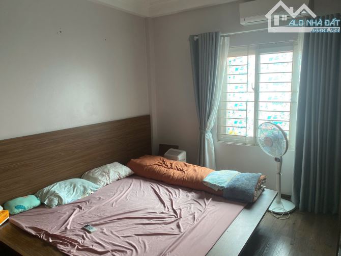 Cho thuê nhà ngõ 5 Hoàng Quốc Việt dt 38mx 5 tầng, 3 Pn, 4 wc, đủ đồ, 12tr/th - 2