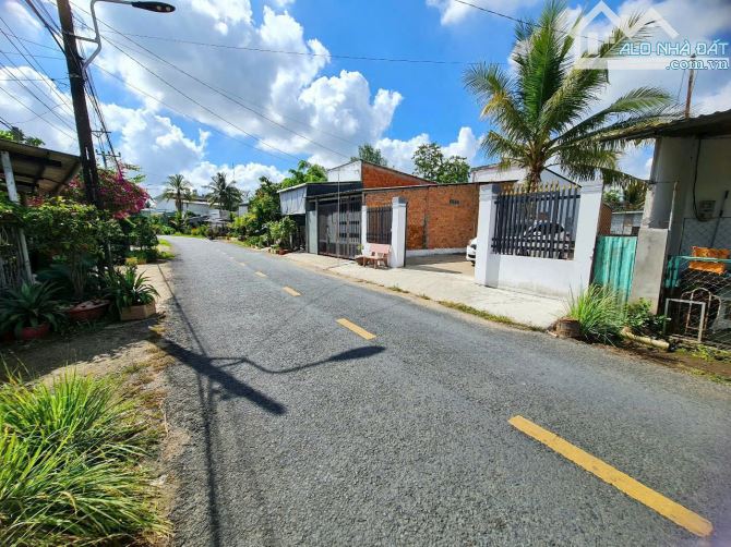 Bán gấp lô đất MT đường nhựa 233m2, SHR Thái Mỹ, Giá chỉ 890tr. - 2