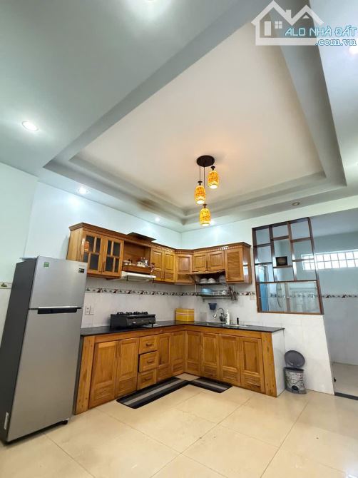 Cho thuê nhà 2 tầng, kiệt đường Phan Châu Trinh, Hải Châu, Đà Nẵng. DT 50m2. Giá 10 triệu - 2