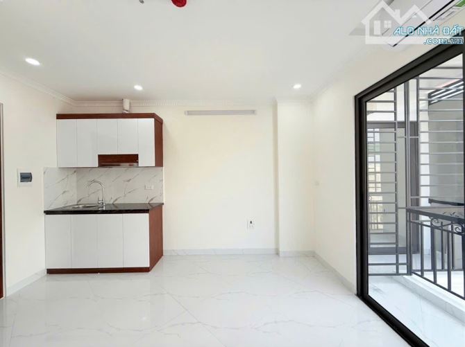 BÁN TÒA CĂN HỘ DỊCH VỤ DÒNG TIỀN TRUNG TÂM CẦU GIẤY 96M2,7 TẦNG ,MT 10M DÒNG TIỀN 2 TỶ/NĂM - 2