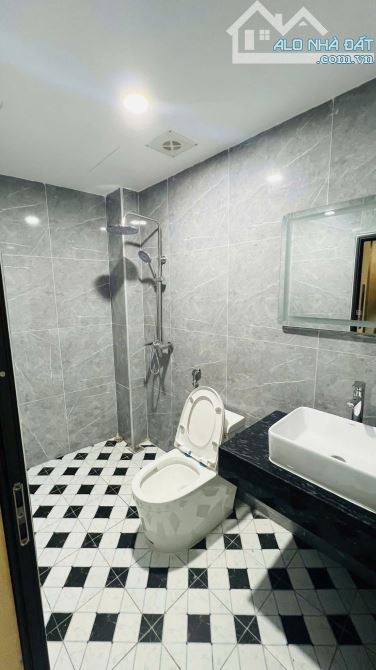 BÁN NHÀ Ở QUAN NHÂN – DT 30m² – 5 TẦNG – MẶT TIỀN RỘNG- MỚI FULL NỘI THẤT – GIÁ 7.85 TỶ - 2