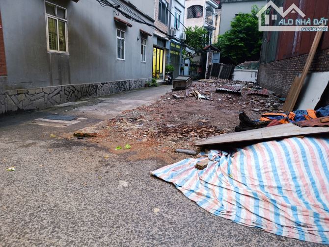 Bán rẻ 70 m2 đất đẹp, lô góc, ô tô 7 chỗ vào , Ngô Gia Tự, Long Biên - 5,7 tỷ - 2
