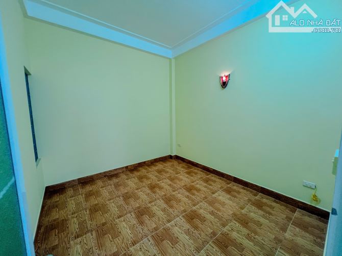 Bán nhà Ngọc Hòi, Thanh Trì diện tích 37m2, 4 tầng cách Ô TÔ 1 nhà - 2