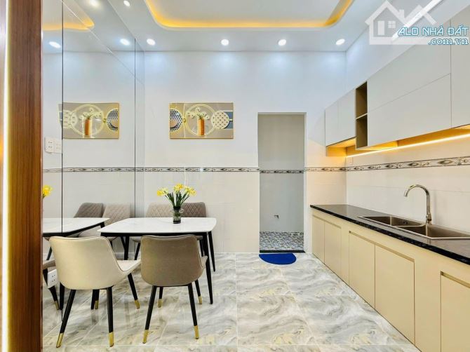 ♻️ Nhà đẹp mới xây đường 3 Tháng 2 - Quận 10 / 68.4m² / Giá 3 Tỷ 620 (Sổ Hồng Riêng) - 2