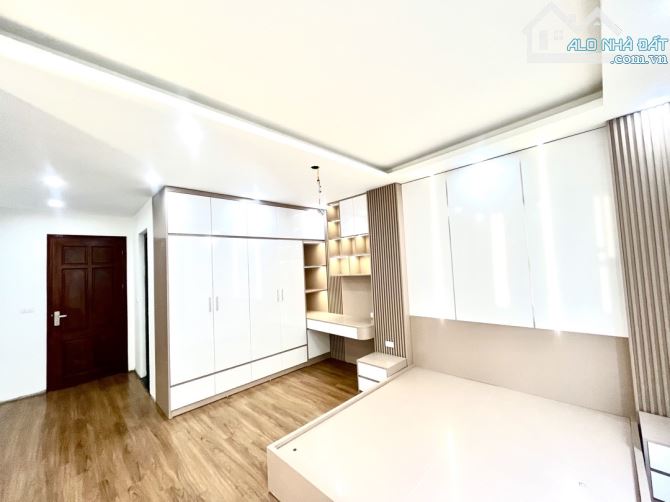 Nguyễn Lương Bằng- Đống Đa - nhà ngõ 35.6m2 - 6 tầng - ngang 3.6m - 10.65 tỷ - 2