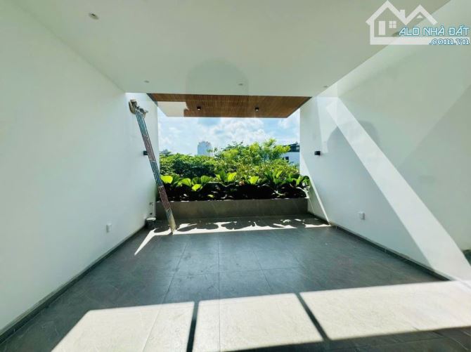 BÁN NHÀ 1 TRỆT 2 LẦU ĐƯỜNG NGUYỄN THỊ MINH KHAI - P8 -  GIÁ - 12,5 TỶ - 2