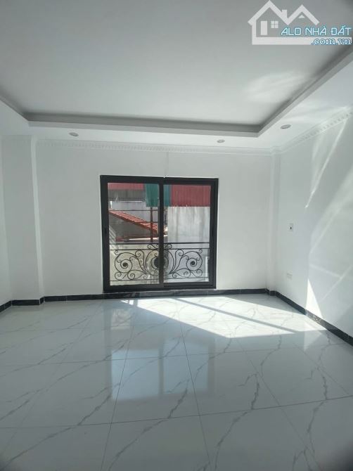 Bán nhà Phường VIỆT HƯNG: DT 33m -4 TẦNG GIÁ CHÀO 3,9TỶ - 2