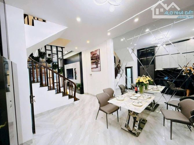 Bán nhà phố Phương Mai ô tô qua nhà kinh doanh, Dt 46m2, 4t, mt 4.1m. - 2