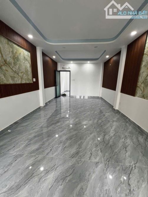 BÁN GẤP MT TRẦN QUANG KHẢI. P TÂN ĐỊNH-Q1.HĐT:100TR/TH.DT:5X25M.HĐT:100TR.GIÁ 50 TỶ - 2