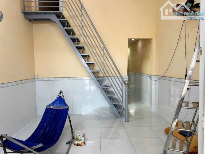 Bán Nhà Giá Rẻ 88m2 , 2 tầng 4PN .Hẻm 28 Lương Văn Can Quận 8 Chỉ 4,4 tỷ - 2