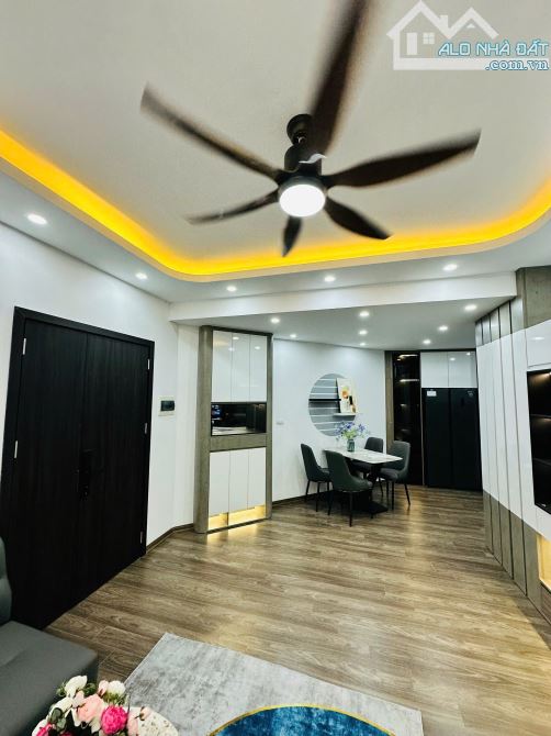 BÁN CĂN HỘ TÒA  Nơ 9B Bán đảo Linh Đàm, Hoàng Mai, 80m2, tk 3 ngủ 2vs, ban công view đẹp - 2