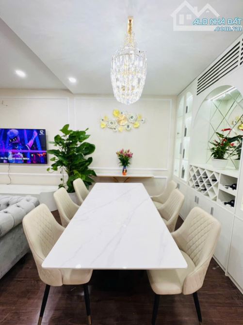 Bán Căn Hộ C6 Trần Hữu Dực DT 134m 3PN Full NT đẹp Tầng Trung Sẵn Sổ Giá 7,8 tỷ ở luôn - 2