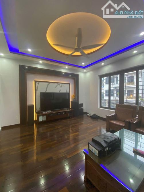 Cần bán căn nhà xây 4 tầng , 3 mặt thoáng khu. TĐC Tam Kỳ DT 75m , Mt 5,5m giá bán 7,2 tỷ - 2