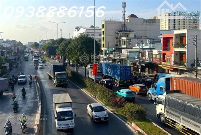 Bán nhà mặt tiền đường QL 22- Gần chợ Đầu Mối Nông Sản Hóc Môn. Diện tích 360 m2= Giá 26tỷ - 2