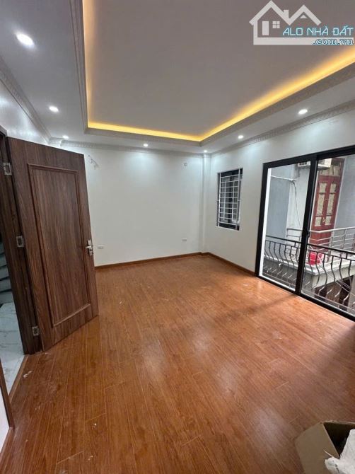 Bán nhà Thụy Khuê, 9 tỷ 5, DT 40m, 6 tầng, thang máy, mặt tiền 4.6m, nhà mới ở ngay - 1
