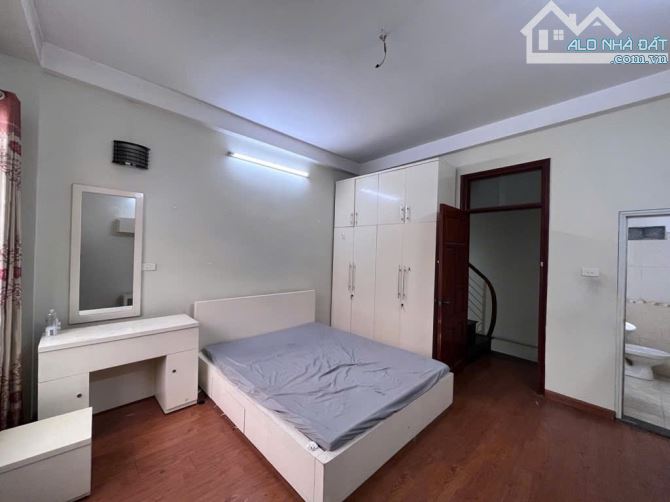 30m, 4 Tầng, Mt 4,4 m giá nhỉnh 5 Tỷ. Nhà đẹp Vĩnh Phúc - Hoàng Hoa Thám, Ba Đình - 2