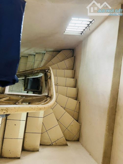 Bán nhà đường Đội Cấn quận Ba Đình - Sổ 38m2 - 3 tầng - MT 4,1m - Giá chỉ 5.5 tỷ - 2