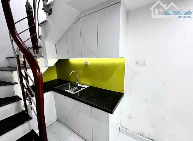 BÁN NHÀ MẶT NGÕ  VĂN HƯƠNG ĐÔNG ĐA 24M2;5 TẦNG;MẶT 3,5;3 PN;5,18 TỶ.NHÀ TRUNG TÂM QUẬN CHÍ - 2