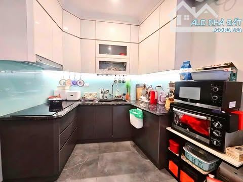BÁN NHÀ GẦN CẦU VĨNH TUY, 5 TẦNG, GIÁ 7.9 TỶ - THƯƠNG LƯỢNG MẠNH - 2