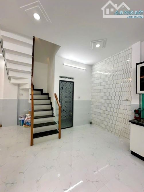 VỊ TRÍ ĐẸP - HẺM 4M THÔNG TỨ TUNG - NHÀ 2 TẦNG MỚI ĐẸP - HƯƠNG LỘ 2 - GIÁP TÂN PHÚ - 36M2 - 2