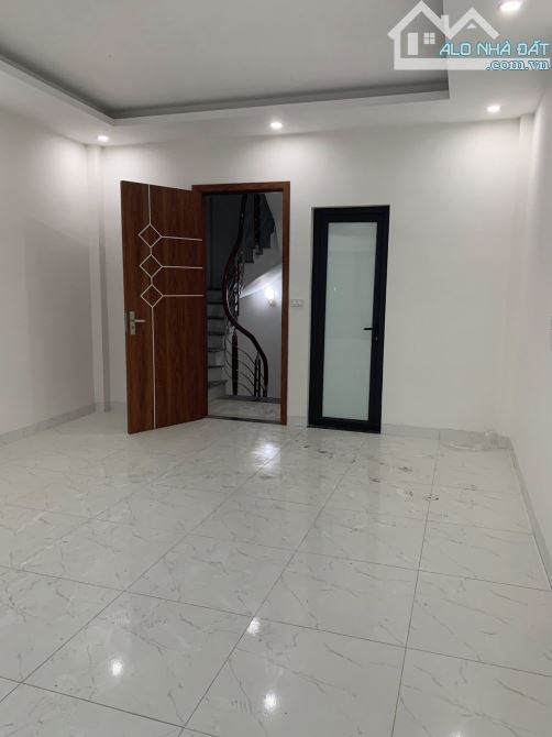 Bá,n Nhà Kỳ Vũ-Thượng Cát -Bắc Từ Liêm, 33m2*5Tầng, Ôtô lùi cửa, ngõ nông 20m ra ôtô tránh - 2
