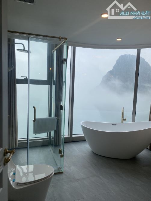 Mở bán quỹ căn hộ du lịch, view vịnh Bái Tử Long, giá chỉ từ 2x tỉ - 2