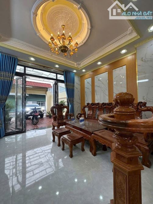 LÁI THIÊU NHÀ 3 TẦNG DT 100 M2 GIÁ 6,2 TỶ TL - 2