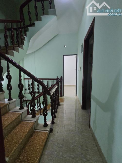 Bán nhà Nguyễn Khang, dt55m, mt4,5m sát phố, gần ô tô tránh, dân xây, ô chờ Thang máy. - 2